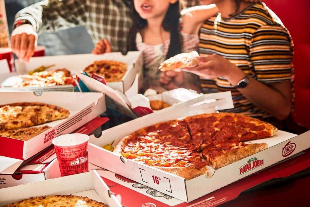 Got friends over this weekend? Here’s a perfect way to celebrate.  BUY 2 GET 2 FREE LARGE PIZZAS.    #PapaJohnsUAE #PapaJohnsPizza #WeekendOffer